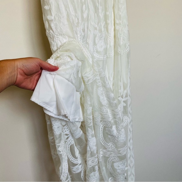 White Lace Off the Shoulder Boho Style Maxi Dress - Picture 6 of 15